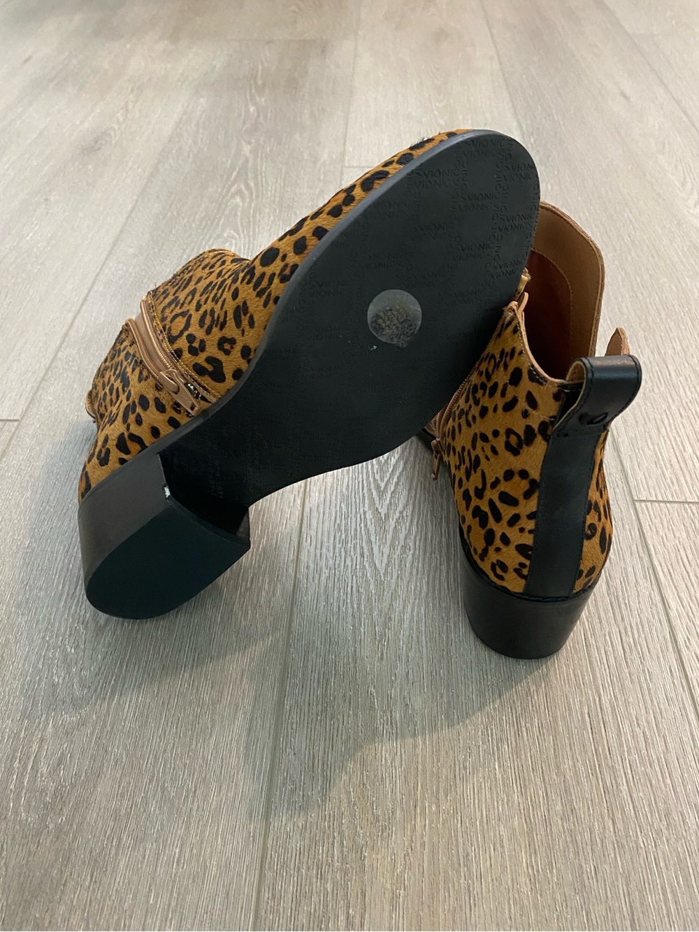 Vionic Shoes - Picture 8 of 9